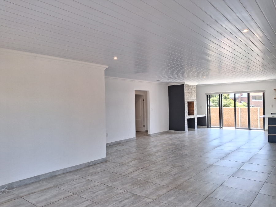 3 Bedroom Property for Sale in Stilbaai Wes Western Cape